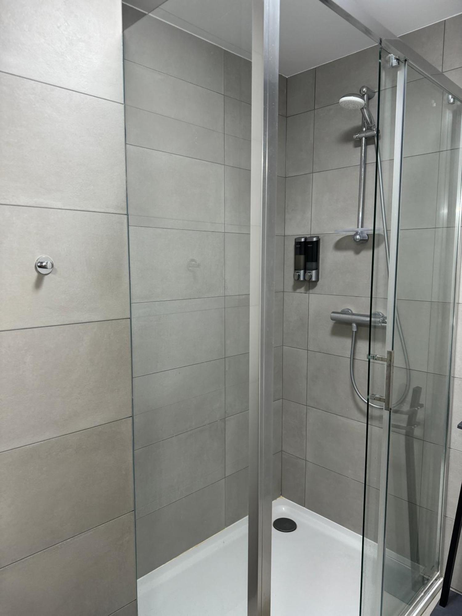 Апартаменты Liege Luxe & Jacuzzi Sous Les Etoiles Сен-Никола Экстерьер фото
